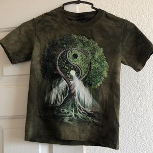 5/$15 The Mountain Ying Yang Tree Kid's Shirt